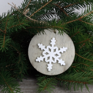 Vianočné ozdoby závesná drevená vločka prírodné 7cm
