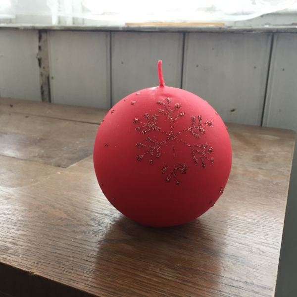 Vianočná sviečka snehová vločka guľa červená 8cm 