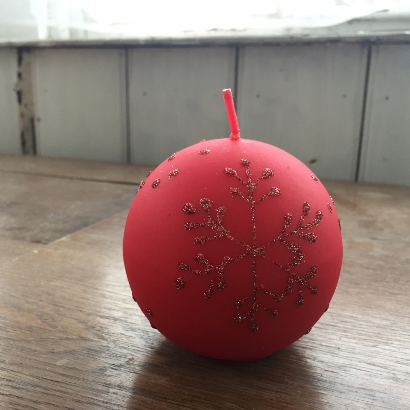 Vianočná sviečka snehová vločka guľa červená 8cm 
