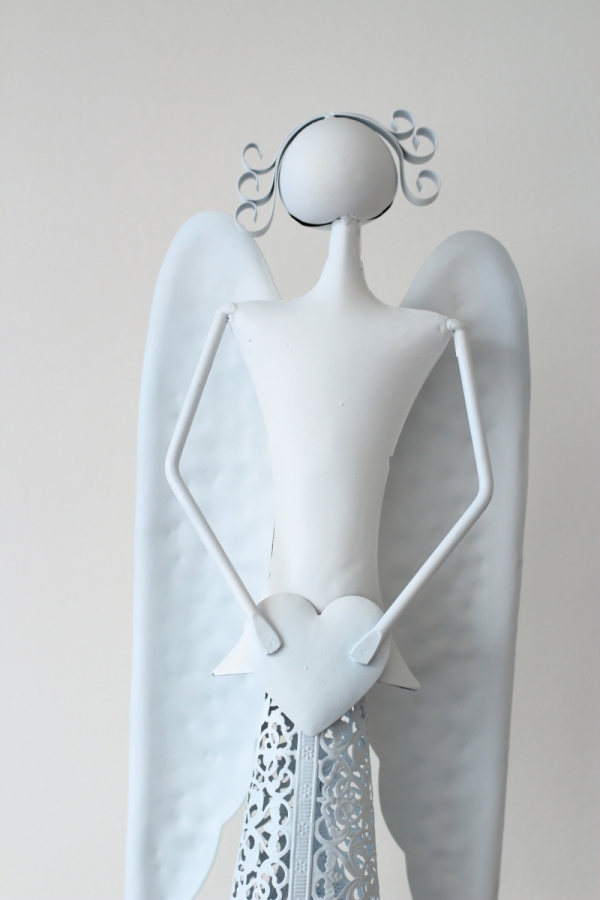 Vianočná výzdoba inšpirácia kovový anjel so srdcom