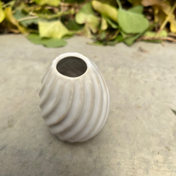 Vázička na slamienku 5,3 x 7,3 x 5,3 cm