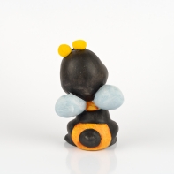 Včielka keramická dekorácia