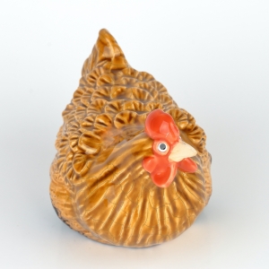 Veľkonočná dekorácia sliepka svetlo hnedá