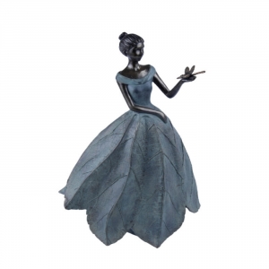 Veľká bytová dekorácia dievča s vážkou na dlani 45cm