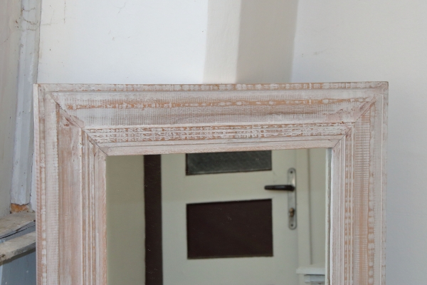 Veľké zrkadlo v drevenom ráme svetlej 50x115cm