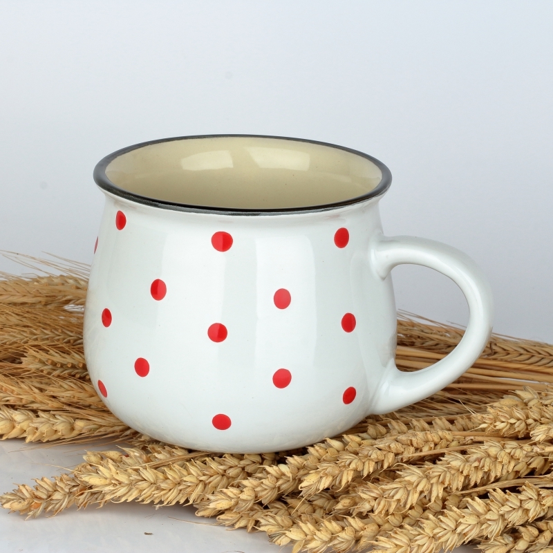 Veľký hrnček na čaj s červenými bodkami 11cm