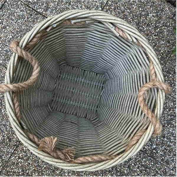 Veľký okrúhly obal na kvetináč z umelého prútia - šedobéžový 53 cm
