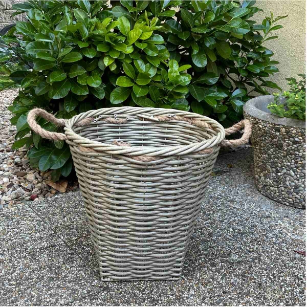 Veľký okrúhly obal na kvetináč z umelého prútia - šedobéžový 53 cm