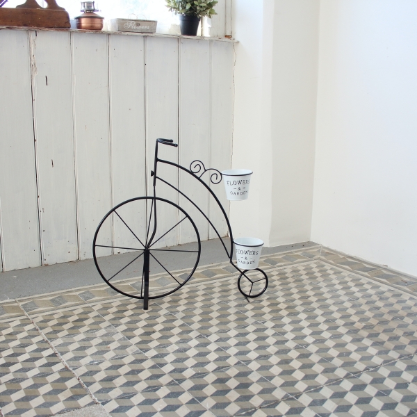 Veľký kvetináč kovové kolo čierne