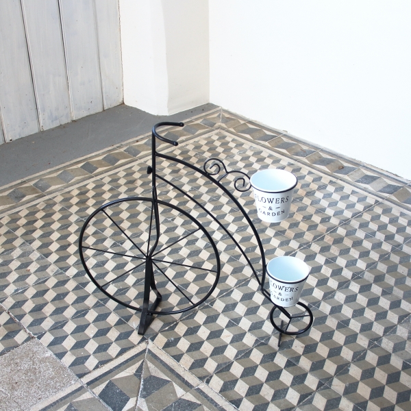 Veľký kvetináč kovové kolo čierne