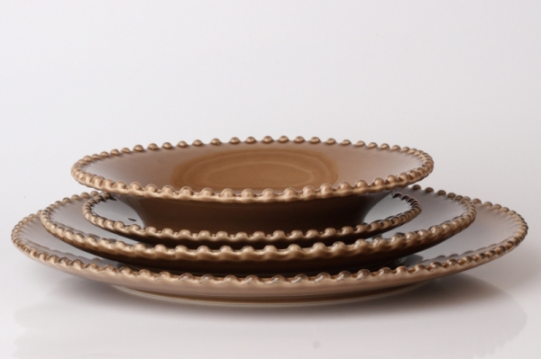 Veľký servírovací tanier PEARL kávový 33cm