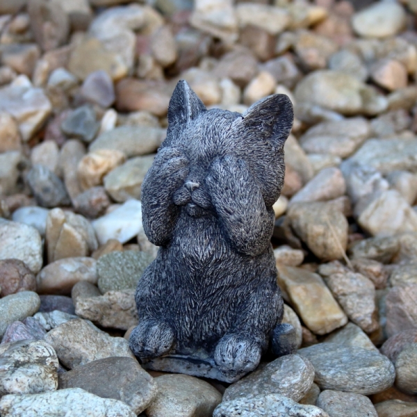 Vonkajšia dekorácia mačiatko - zakryté oči