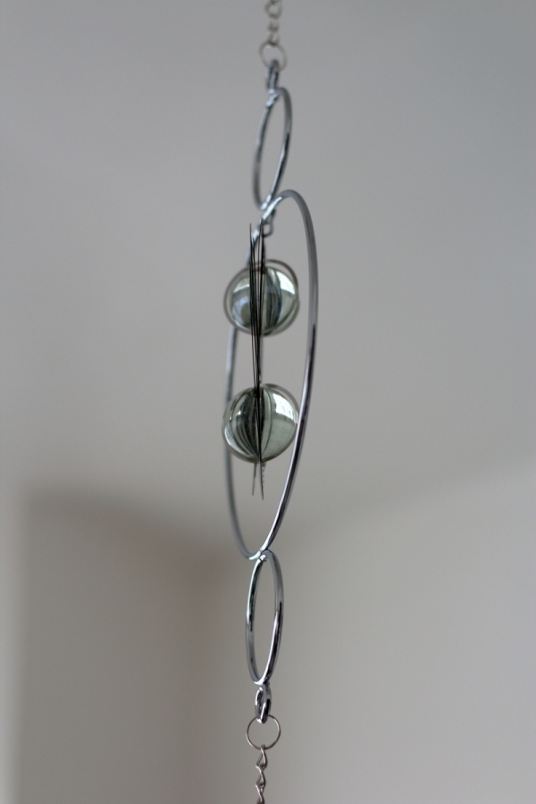 Vonkajší dekorace Yin Yang strieborný kov 58cm