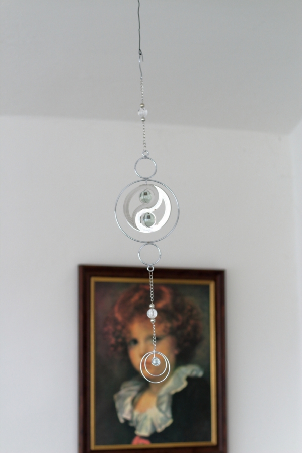 Vonkajší dekorace Yin Yang strieborný kov 58cm