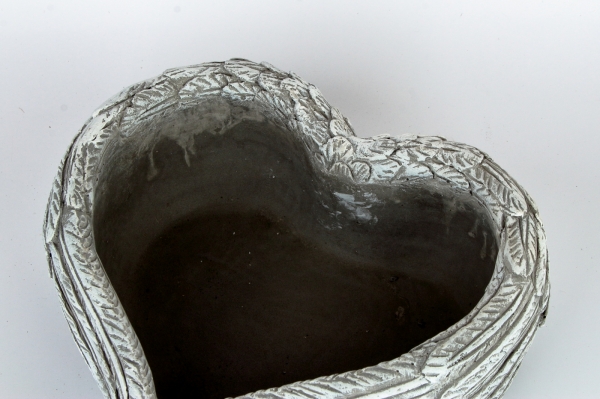 Vonkajší kvetináč z betónu srdca