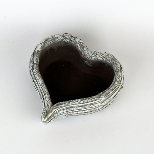 Vonkajší kvetináč z betónu srdca