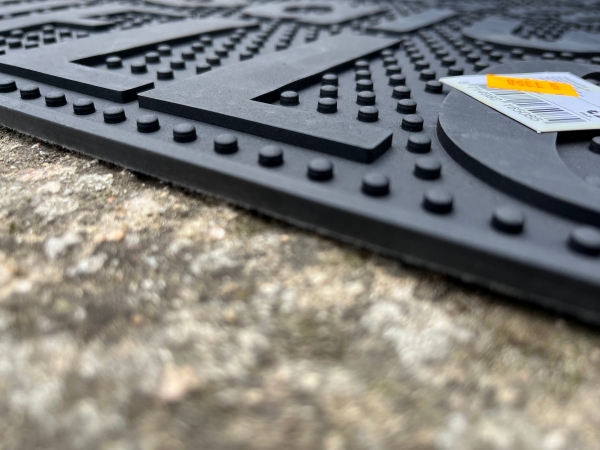 Vonkajšia rohožka Hello 74,6x44cm sivá