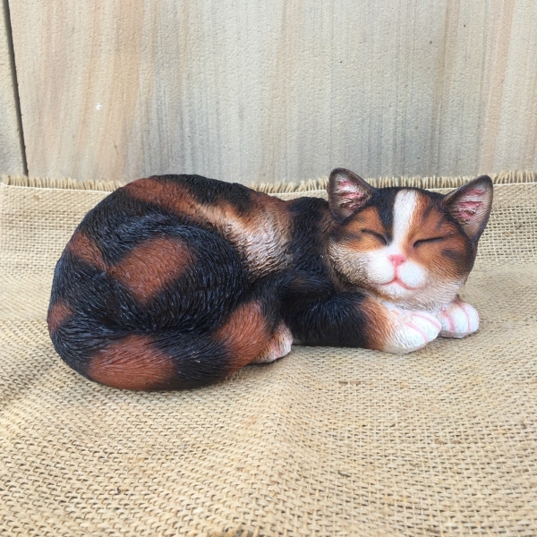Vonkajšia socha spiaca mačiatko 29cm