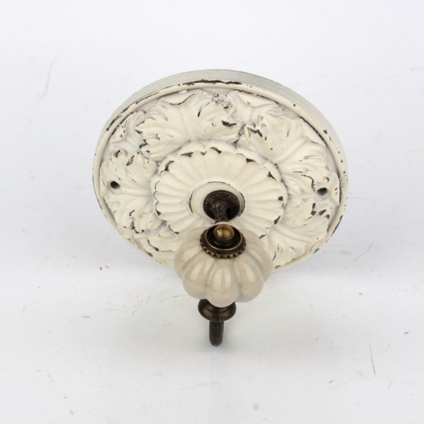 Vešiačik biely kov 10x8x10cm