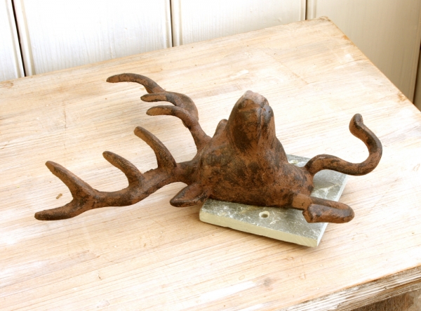 Vešiak dvojháčik jeleň 25x22cm