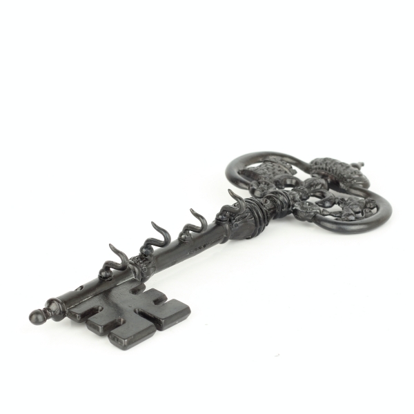 Vešiak na kľúče historický kľúč so štyrmi háčikmi 27 x 10 cm kov