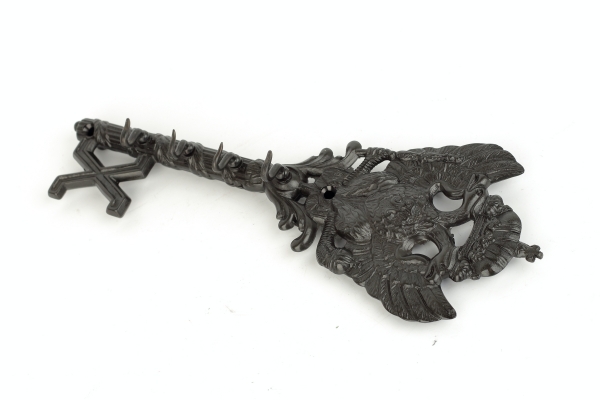 Vešiak na kľúče v tvare historického kľúča 27 x 10 cm kov