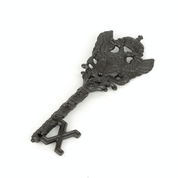 Vešiak na kľúče v tvare historického kľúča 27 x 10 cm kov