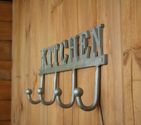 Vešiak s kovovými háčikmi do kuchyne Kitchen 39x6x17cm- vyradenú