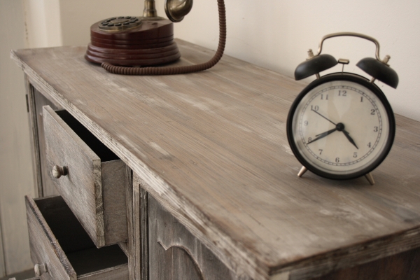 Vintage drevená komoda s patinou 93×37×79cm