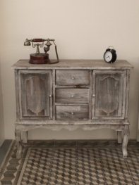 Vintage drevená komoda s patinou 93×37×79cm