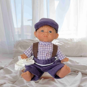 Vinylová bábika 18cm Nezbedník