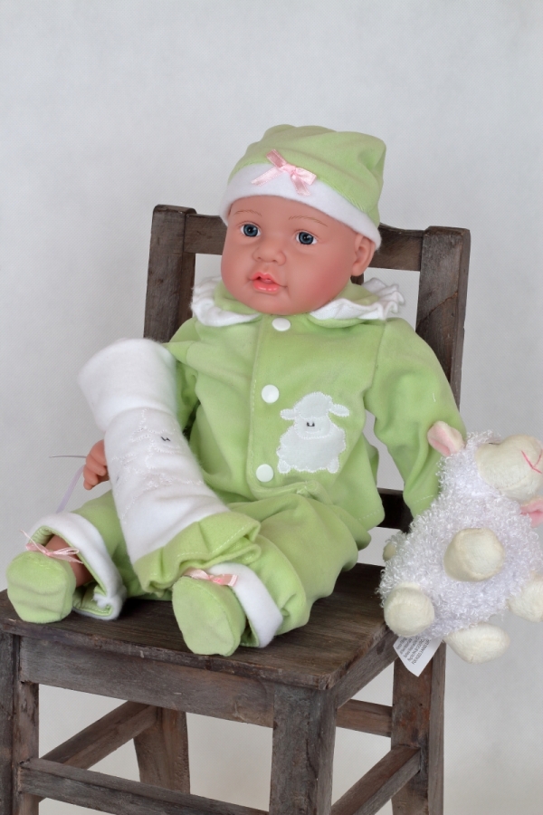 Vinylová bábika s dekou a ovečkou 40cm