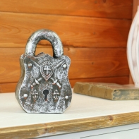 Visiaci zámok retro - pokladnička 16x10 cm