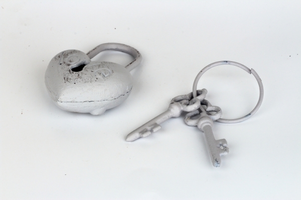 Visiaci zámok retro