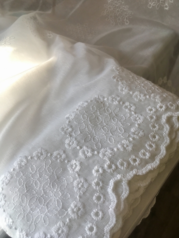 Vitrážová záclona kvetinový venček v50cm