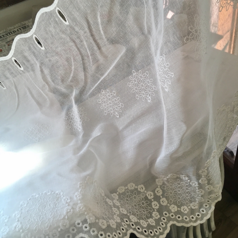 Vitrážová záclona kvetinový venček v50cm