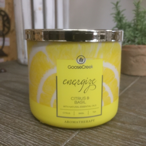 Vonná sviečka AROMATHERAPY CITRUS & BASIL 410g