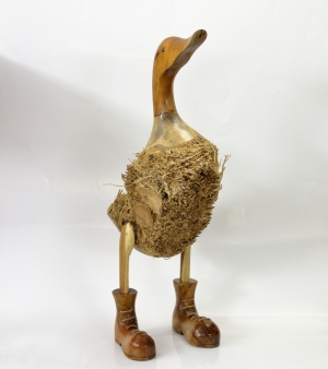 Vyrezávané drevené sochy z palmového a teakového dreva