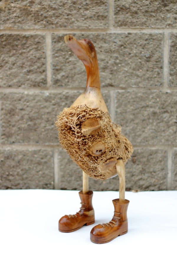 Vyrezávané drevené sochy z palmového a teakového dreva