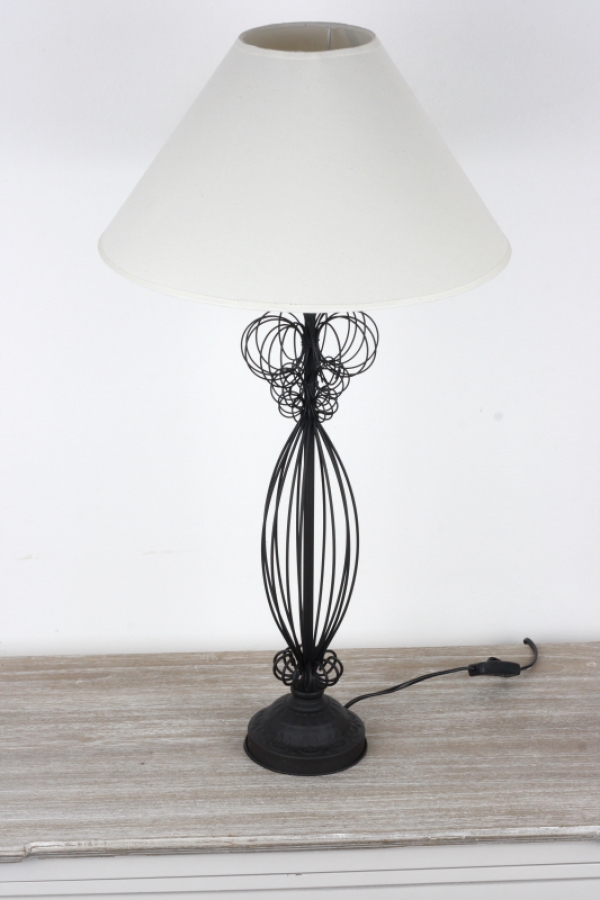 Vysoká lampa s kovovým podstavcom 75cm