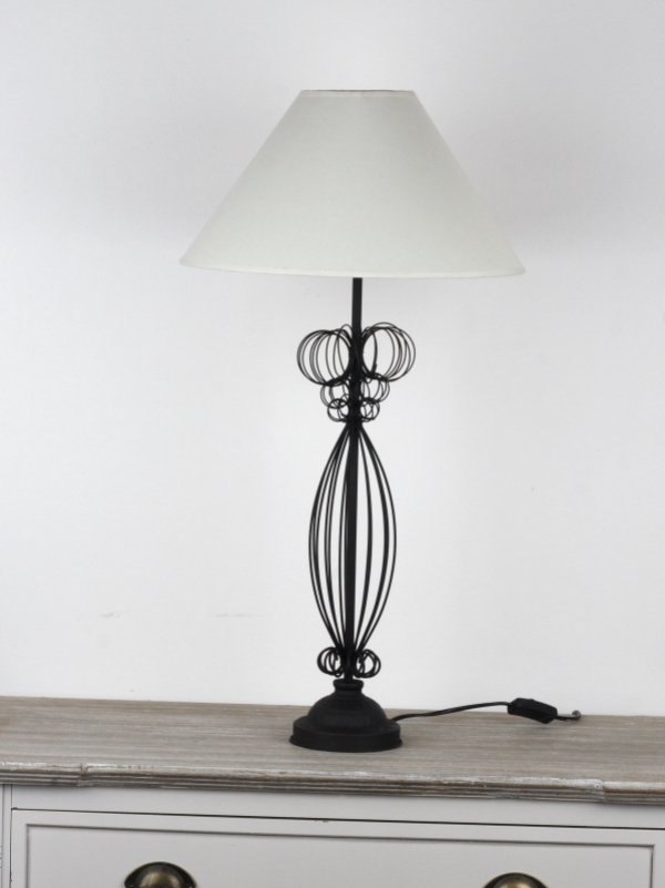 Vysoká lampa s kovovým podstavcom 75cm