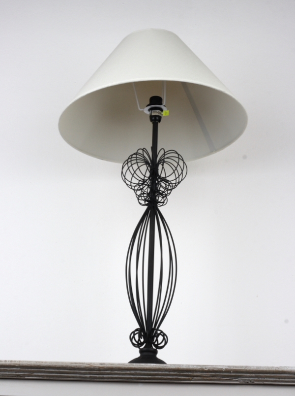 Vysoká lampa s kovovým podstavcom 75cm