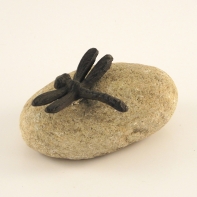 Záhradné dekorácie kameň s vážka