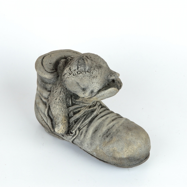 Záhradná dekorácia mačiatko v topánke 3 kg