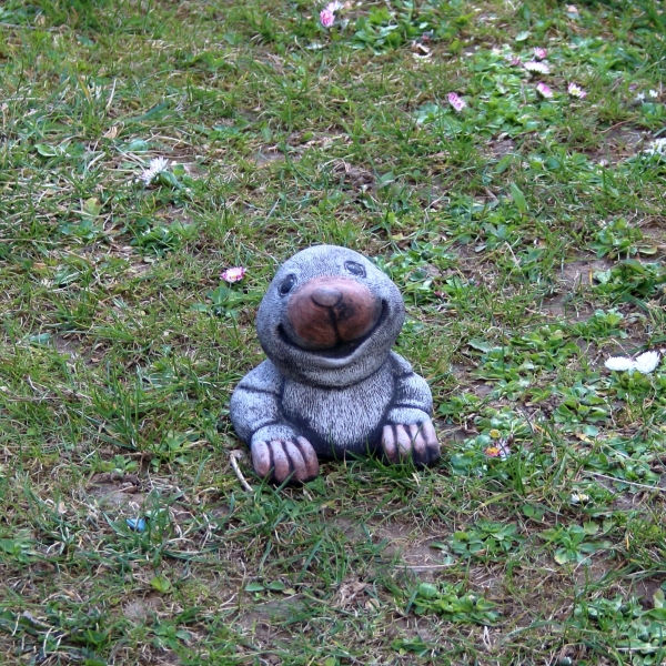 Záhradná dekorácie krtko 12cm