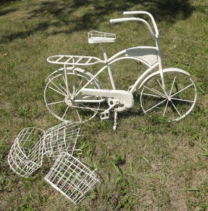 Záhradné dekorácie plechové koleso biele 91x133x53cm