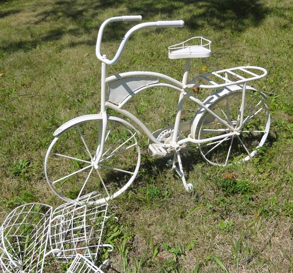 Záhradné dekorácie plechové koleso biele 91x133x53cm