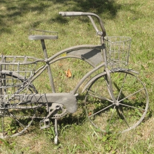 Záhradné dekorácie plechové koleso šedej 91x133x53cm