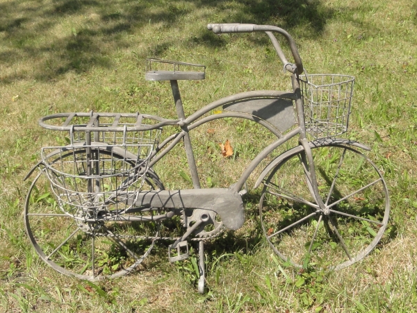 Záhradné dekorácie plechové koleso šedej 91x133x53cm