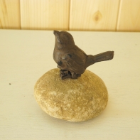 Záhradné dekorácie vtáčik na kameni 10x11cm